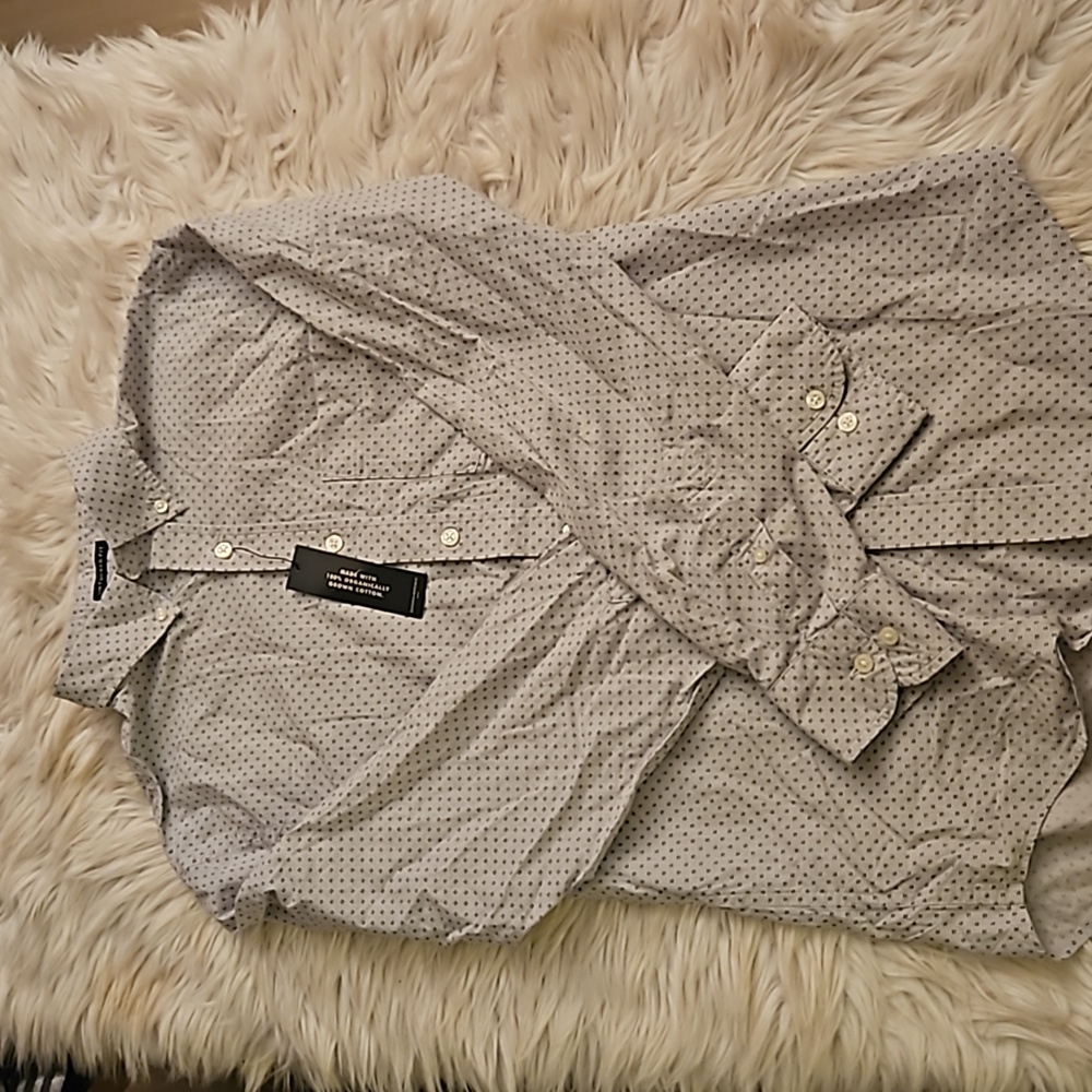 ~~Banana Republic Gray Untucked Fit Button Down Shirt – NWT – Size Medium~~